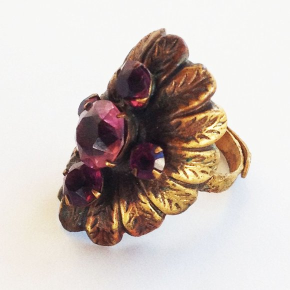 Vintage 20's Fancy Brass Ring - Picture 8 of 8